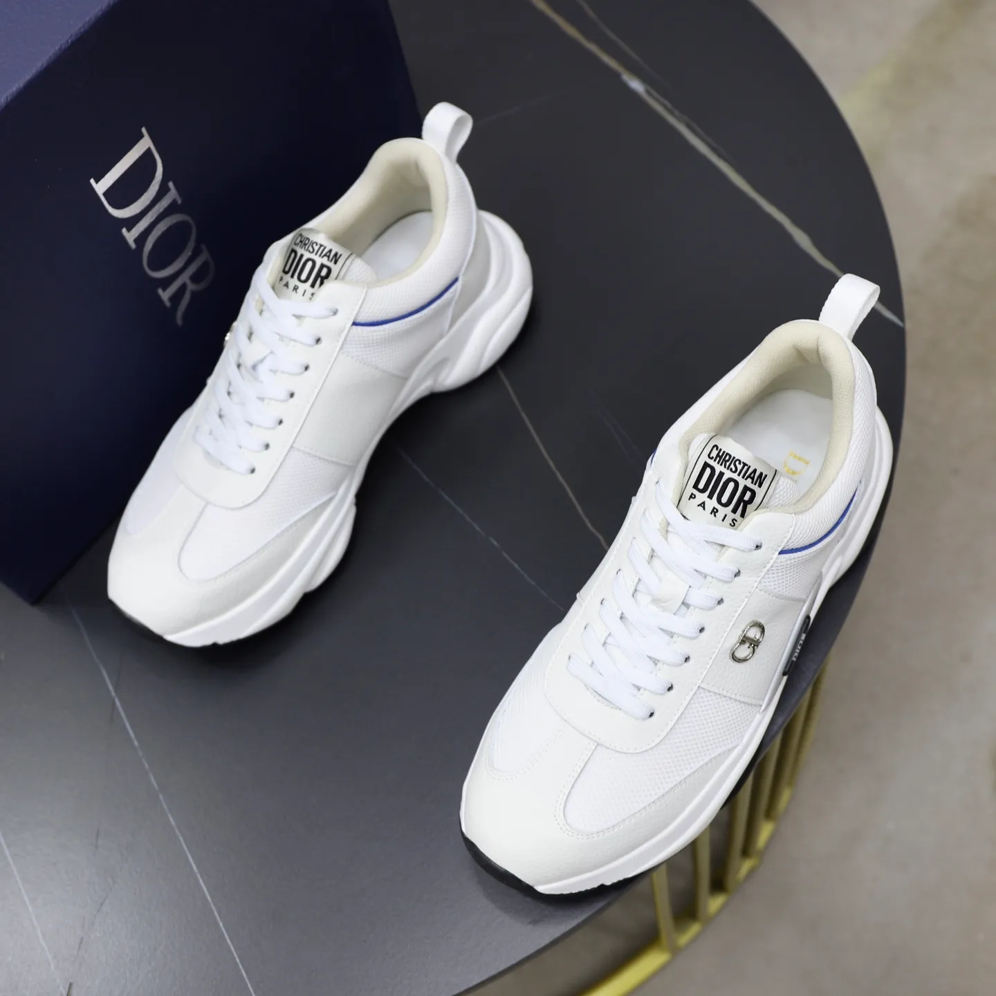 Ex-factory price: 462💰🙅‍♂️🙅‍♂️🙅‍♂️ Brand: Dior DIOR Standard code: 38-44 (45 customized) Grade: Same as the official website Material: Original leather splicing Comfortable and breathable lining Original wear-resistant outsole Style category: Men's fashionable casual shoes Running sneakers Noble luxury brand elements Top luxury Color: actual picture color